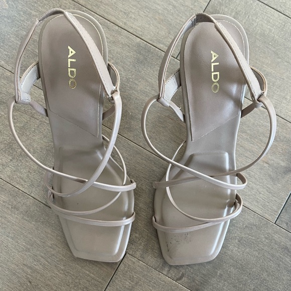 ALDO nude heels - Picture 5 of 5
